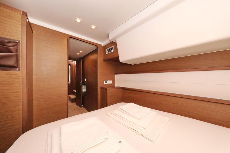 Book yachts online - catamaran - Lagoon 450 F - MUST HAVE - rent
