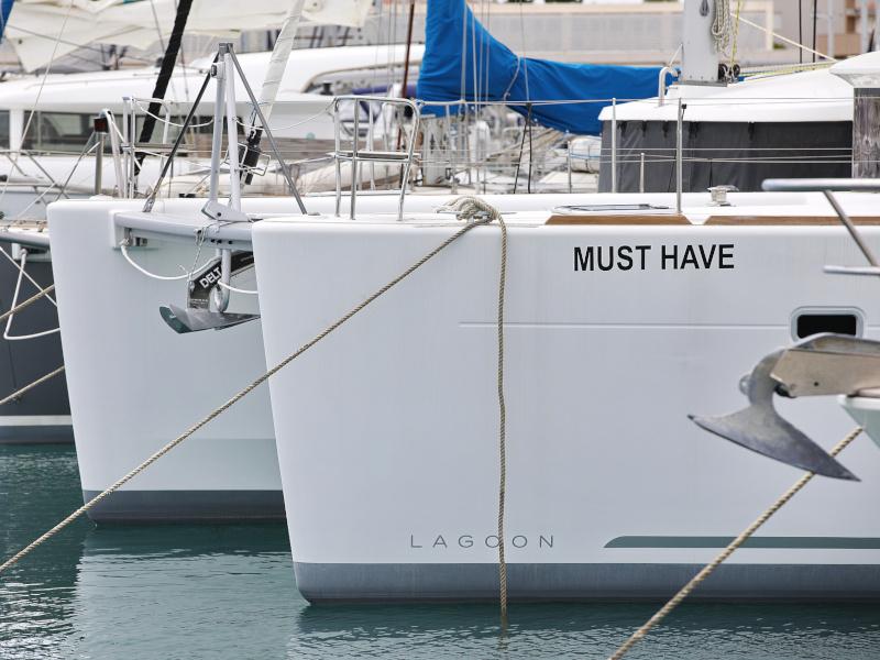 Book yachts online - catamaran - Lagoon 450 F - MUST HAVE - rent