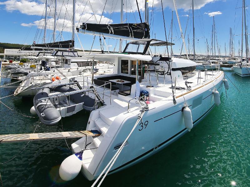 Book yachts online - catamaran - Lagoon 39 - GIN TONIC - rent