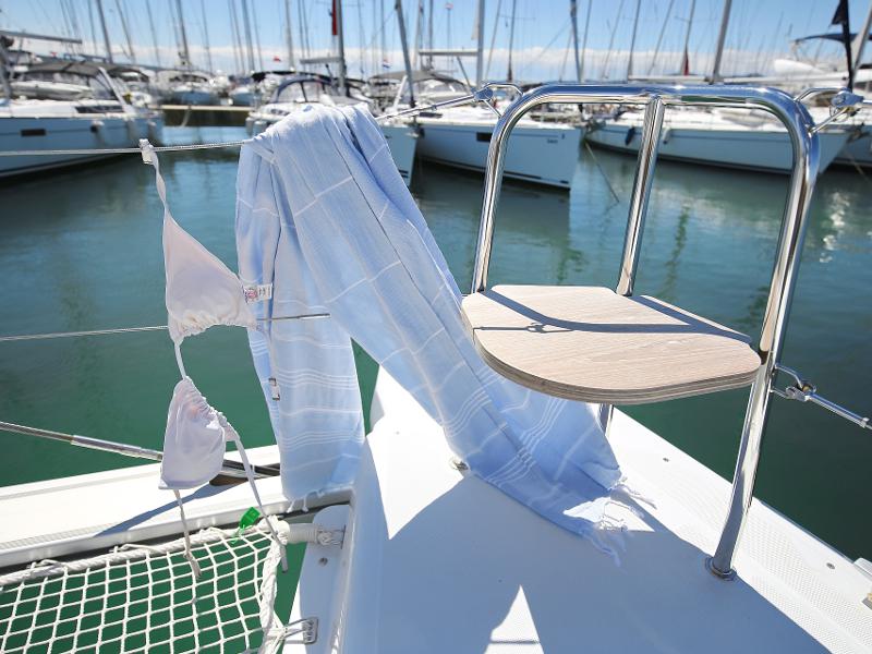 Book yachts online - catamaran - Lagoon 39 - GIN TONIC - rent