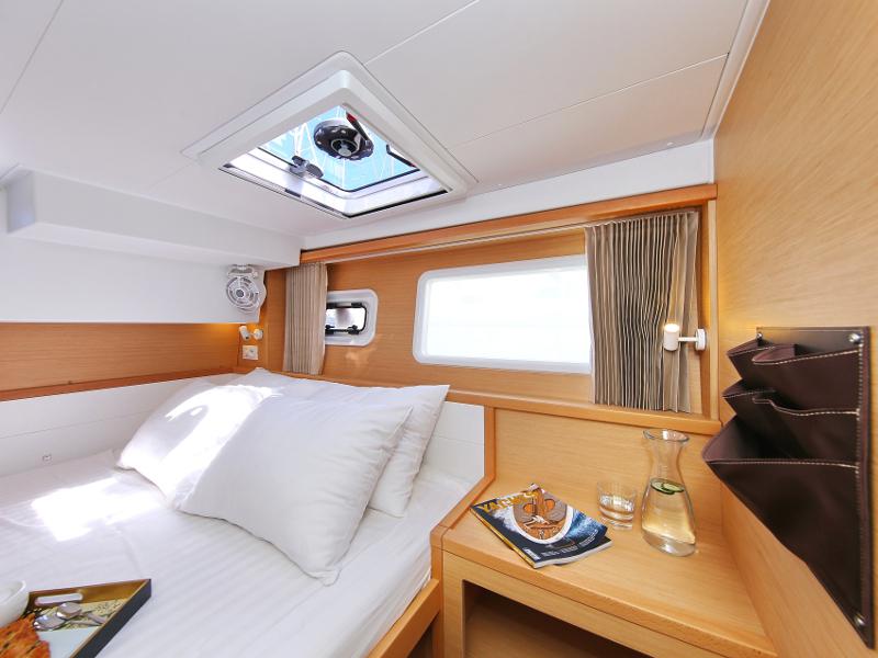 Book yachts online - catamaran - Lagoon 39 - GIN TONIC - rent