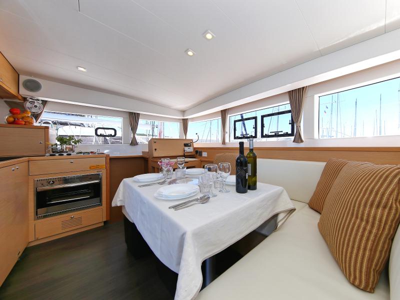 Book yachts online - catamaran - Lagoon 39 - GIN TONIC - rent
