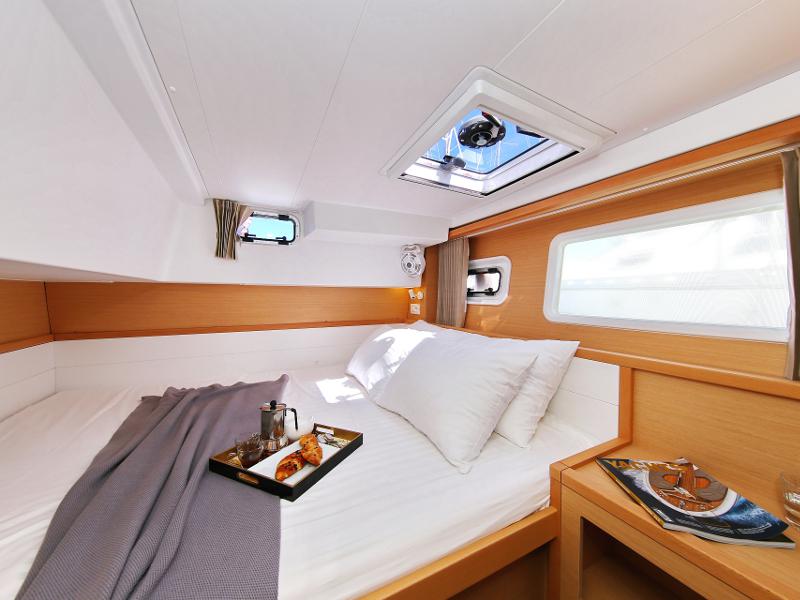 Book yachts online - catamaran - Lagoon 39 - GIN TONIC - rent