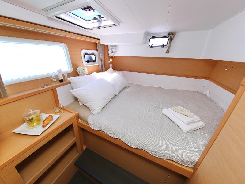 Book yachts online - catamaran - Lagoon 39 - GIN TONIC - rent