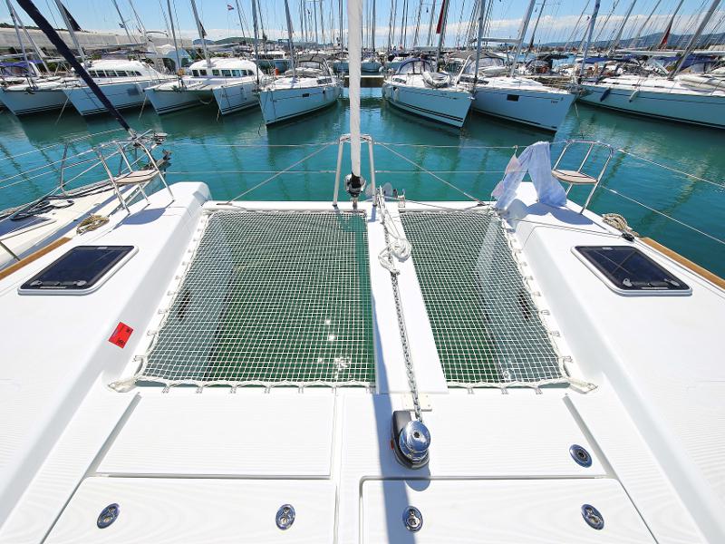 Book yachts online - catamaran - Lagoon 39 - GIN TONIC - rent