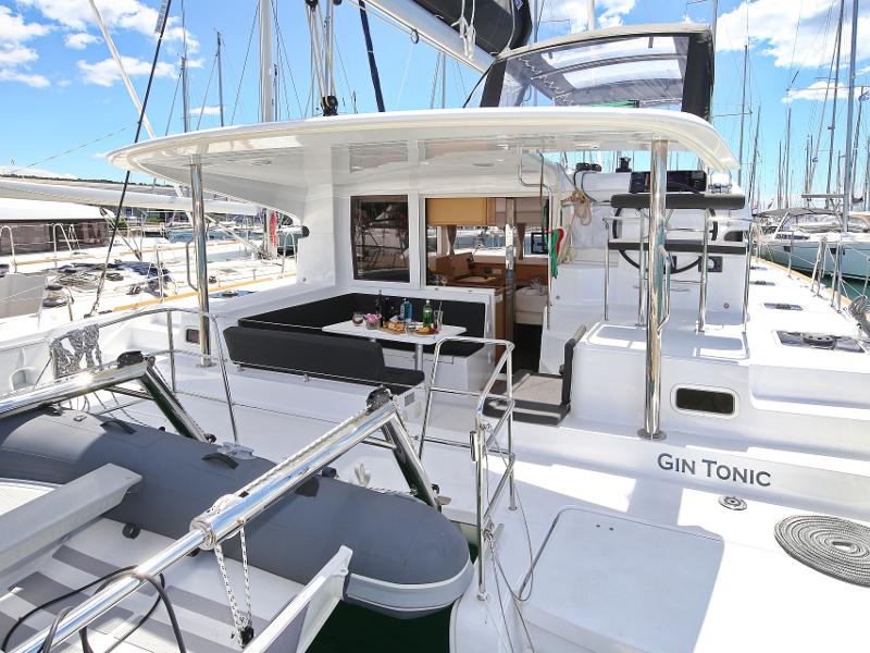 Book yachts online - catamaran - Lagoon 39 - GIN TONIC - rent