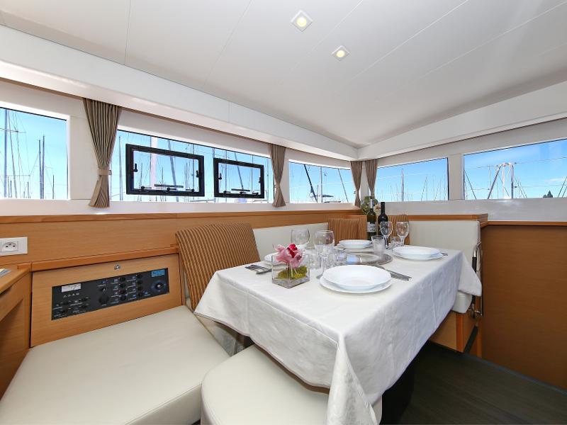 Book yachts online - catamaran - Lagoon 39 - GIN TONIC - rent