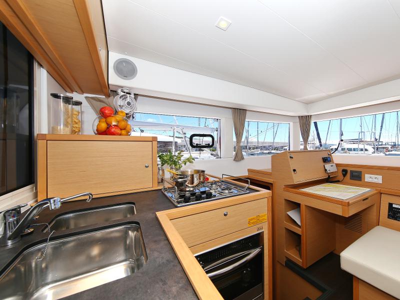 Book yachts online - catamaran - Lagoon 39 - GIN TONIC - rent