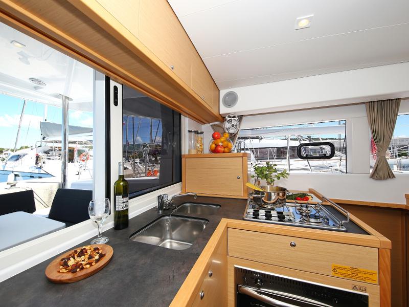 Book yachts online - catamaran - Lagoon 39 - GIN TONIC - rent