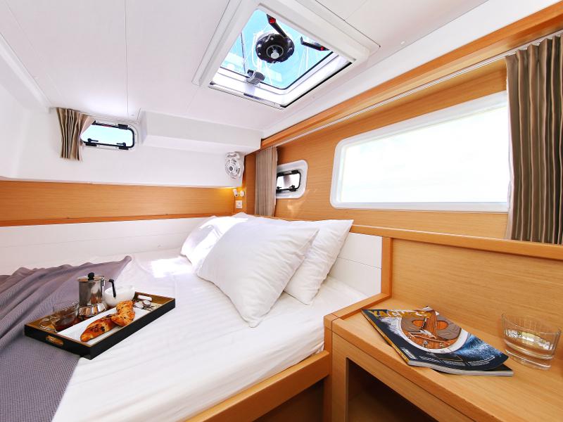 Book yachts online - catamaran - Lagoon 39 - GIN TONIC - rent