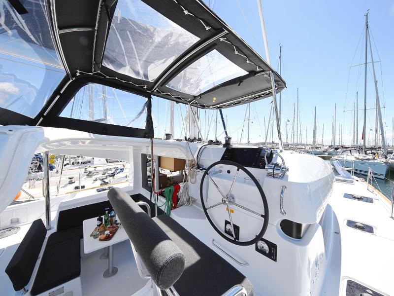 Book yachts online - catamaran - Lagoon 39 - GIN TONIC - rent