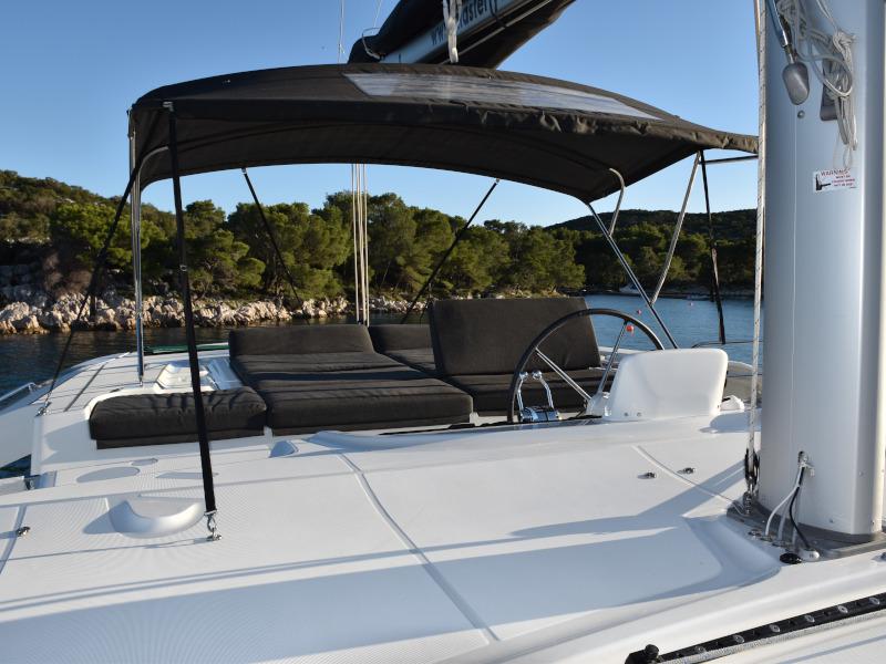 Book yachts online - catamaran - Lagoon 46 - NOTORIOUS - rent