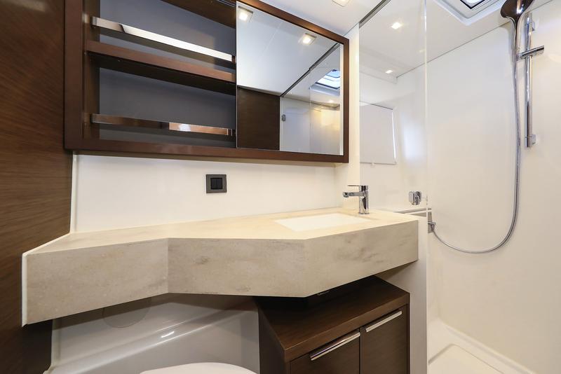Book yachts online - catamaran - Lagoon 46 - MIDLIFE CRISIS - rent