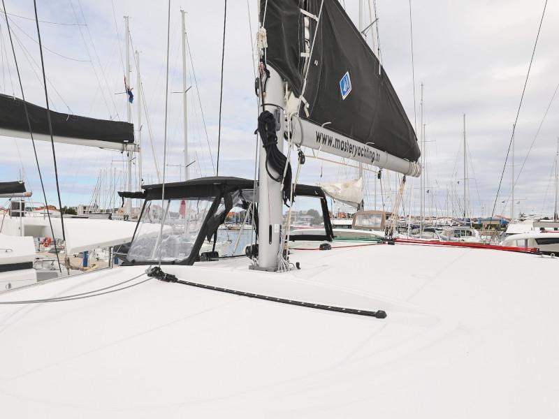 Book yachts online - catamaran - Lagoon 40 - LANCELOT - rent