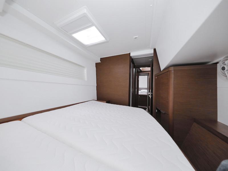 Book yachts online - catamaran - Lagoon 40 - LANCELOT - rent