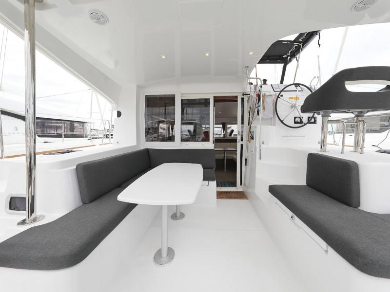 Book yachts online - catamaran - Lagoon 40 - LANCELOT - rent
