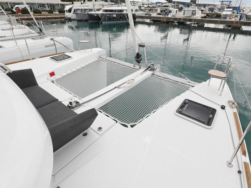 Book yachts online - catamaran - Lagoon 40 - LANCELOT - rent