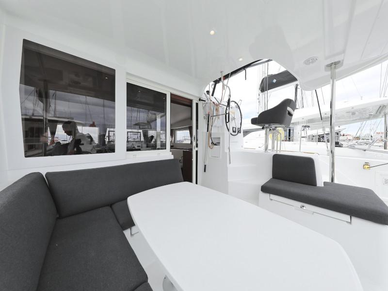 Book yachts online - catamaran - Lagoon 40 - LANCELOT - rent
