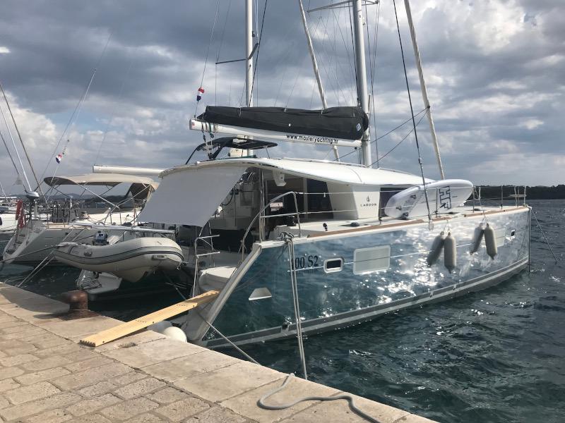 Book yachts online - catamaran - Lagoon 400 S2 LTD EDITION - SCIROCCO - rent