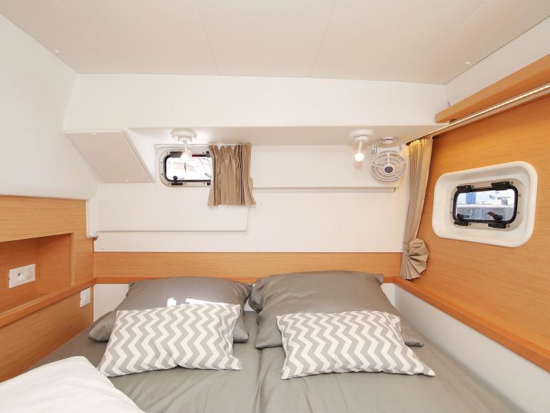 Book yachts online - catamaran - Lagoon 400 S2 LTD EDITION - SCIROCCO - rent