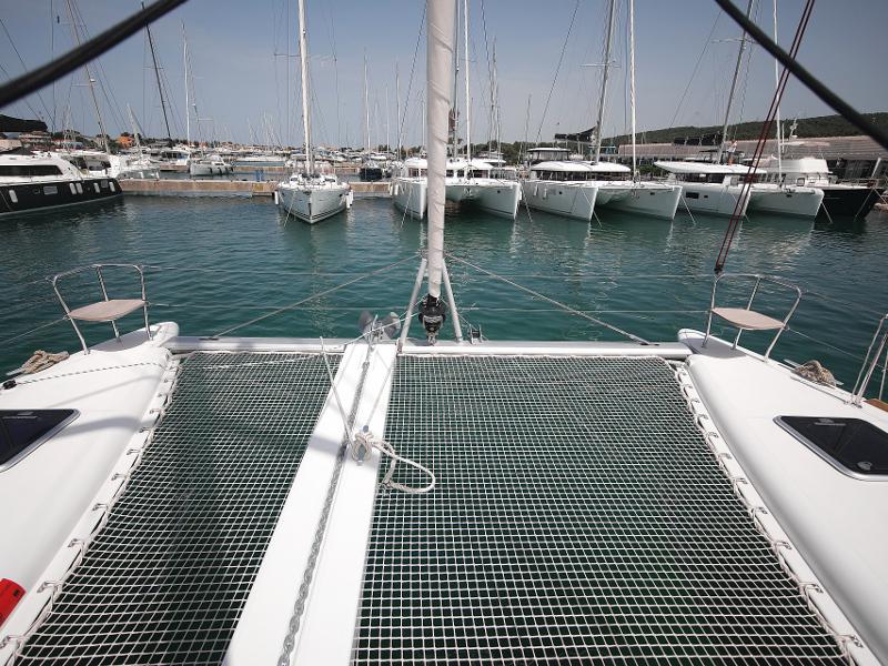 Book yachts online - catamaran - Lagoon 400 S2 LTD EDITION - SCIROCCO - rent