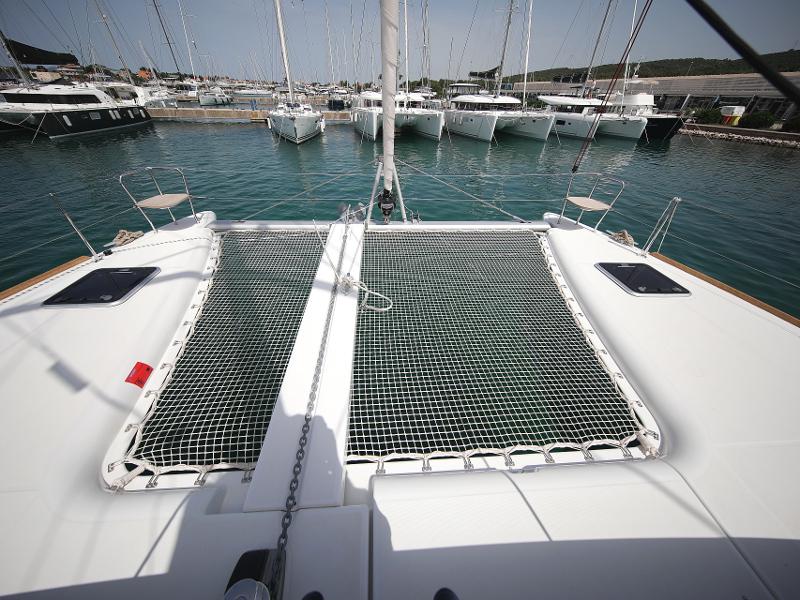 Book yachts online - catamaran - Lagoon 400 S2 LTD EDITION - SCIROCCO - rent