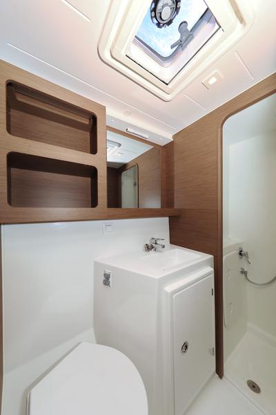 Book yachts online - catamaran - Lagoon 42 - ZEUS - rent