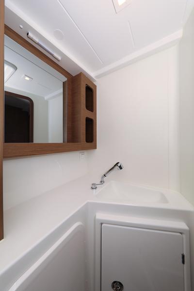 Book yachts online - catamaran - Lagoon 42 - ZEUS - rent