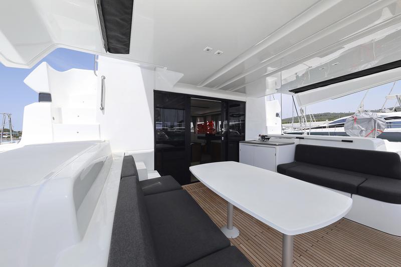 Book yachts online - catamaran - Lagoon 50 - HIGH LIFE - rent