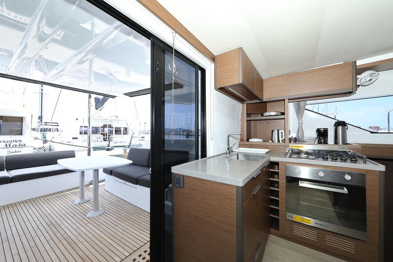 Book yachts online - catamaran - Lagoon 50 - HIGH LIFE - rent