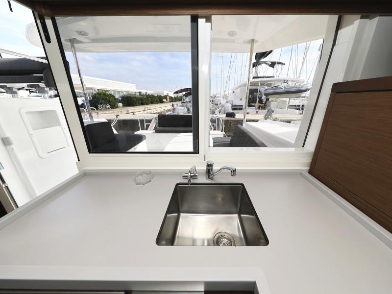 Book yachts online - catamaran - Lagoon 40 - BLUE ANGEL - rent