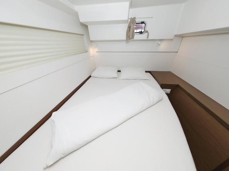 Book yachts online - catamaran - Lagoon 40 - BLUE ANGEL - rent