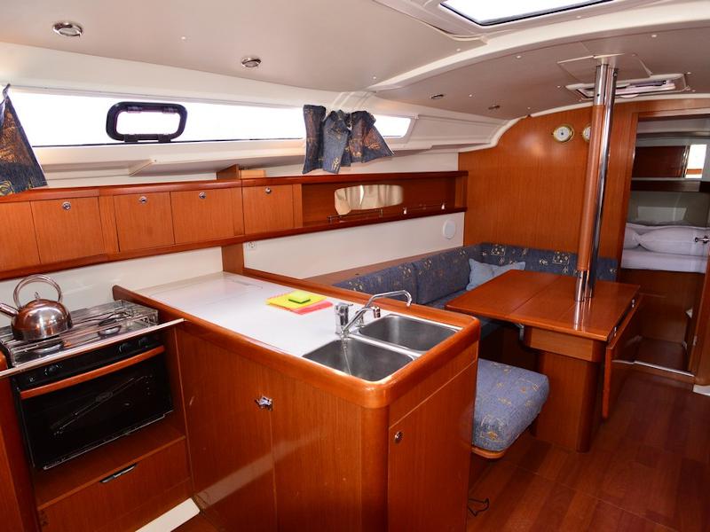 Book yachts online - sailboat - Oceanis 37 - MARINA - rent