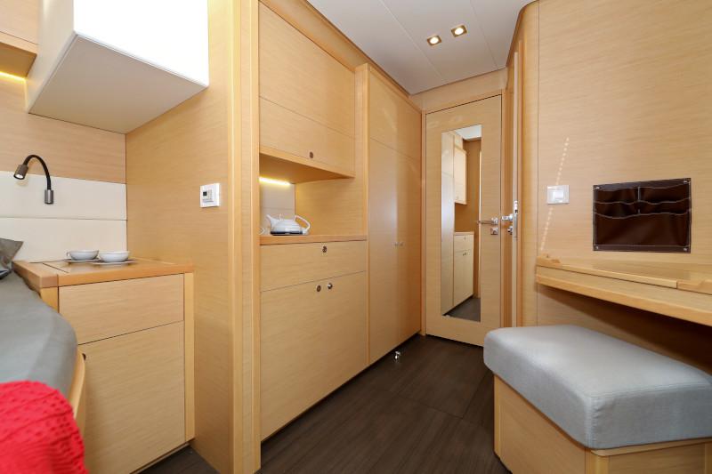 Book yachts online - catamaran - Lagoon 52 - SEA DWELLER  - rent