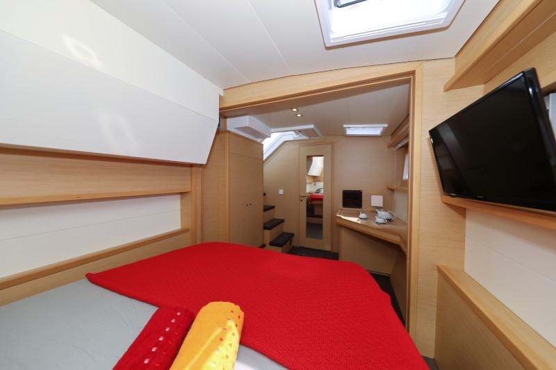 Book yachts online - catamaran - Lagoon 52 - SEA DWELLER  - rent
