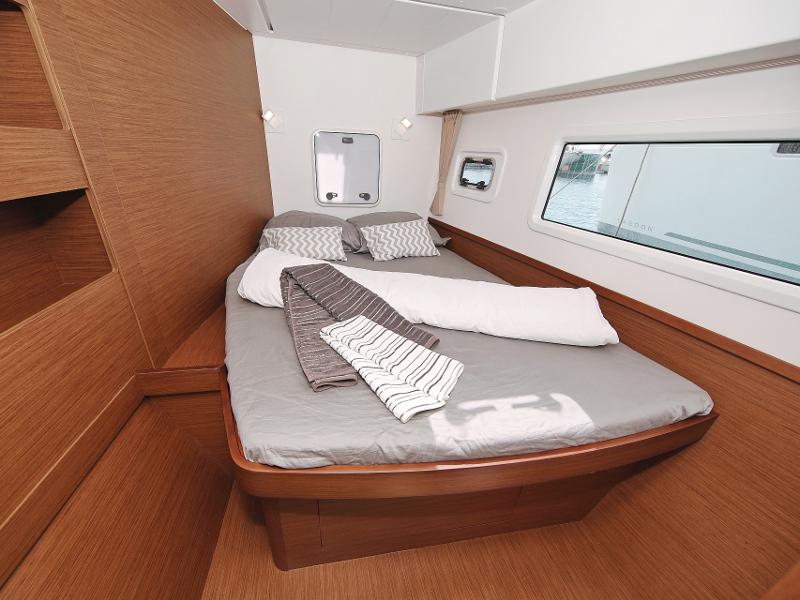 Book yachts online - catamaran - Lagoon 42 - MASTERPIECE - rent