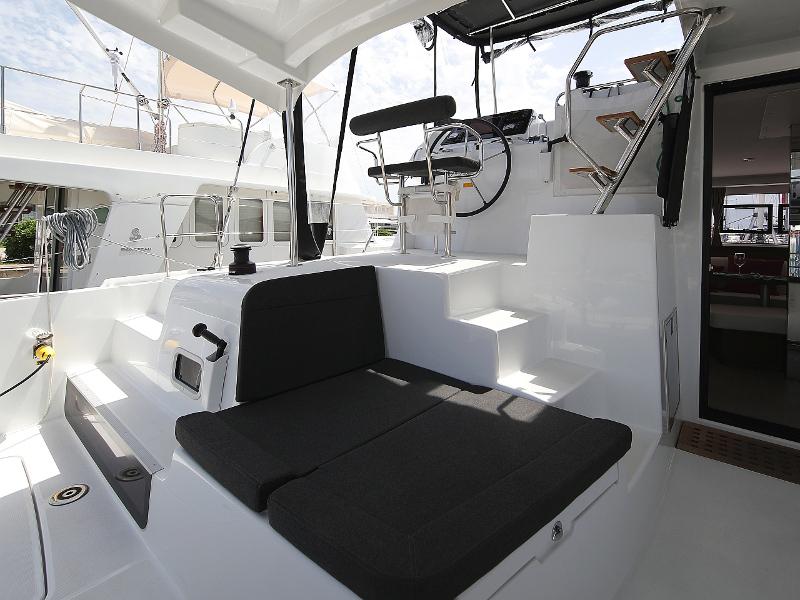 Book yachts online - catamaran - Lagoon 42 - MASTERPIECE - rent
