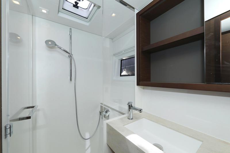 Book yachts online - catamaran - Lagoon 46 - PANOS - rent