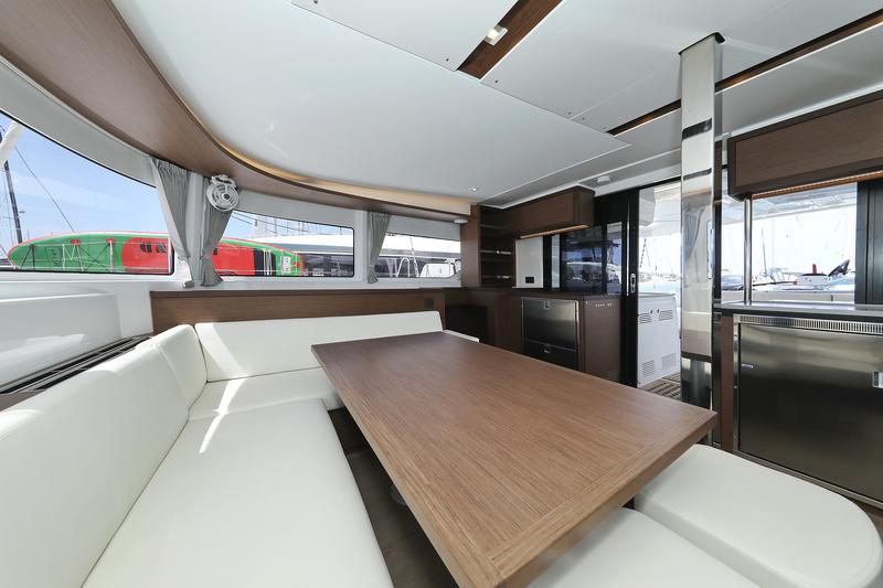 Book yachts online - catamaran - Lagoon 46 - PANOS - rent