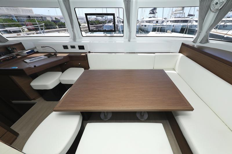 Book yachts online - catamaran - Lagoon 46 - PANOS - rent