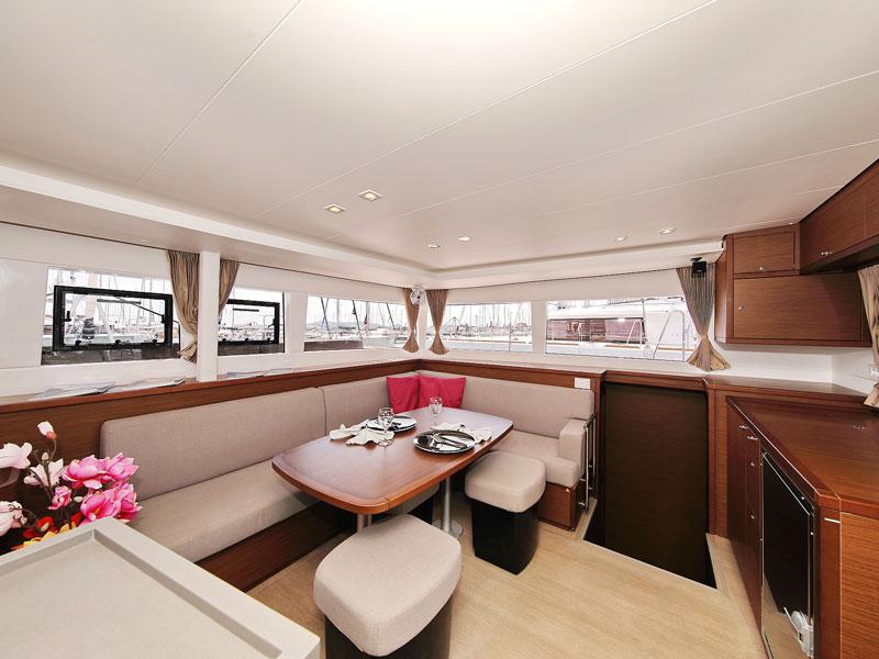 Book yachts online - catamaran - Lagoon 450 F - PARADISE - rent