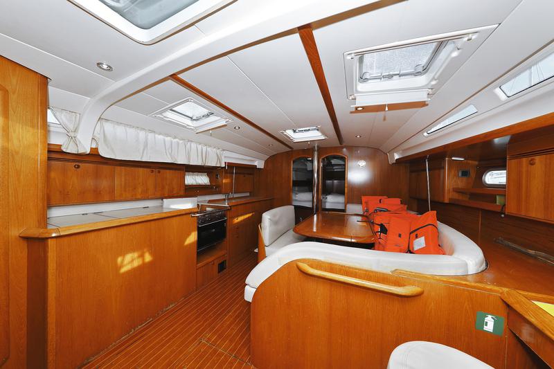 Book yachts online - sailboat - Sun Odyssey 45 - Lejla - rent