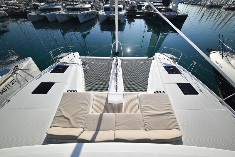 Book yachts online - catamaran - Lagoon 50 - LUX - rent