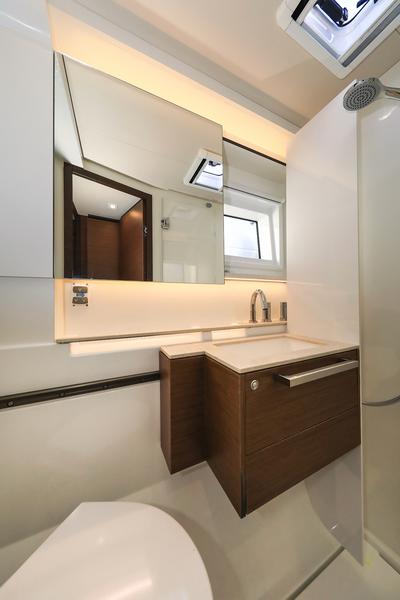 Book yachts online - catamaran - Lagoon 50 - LUX - rent
