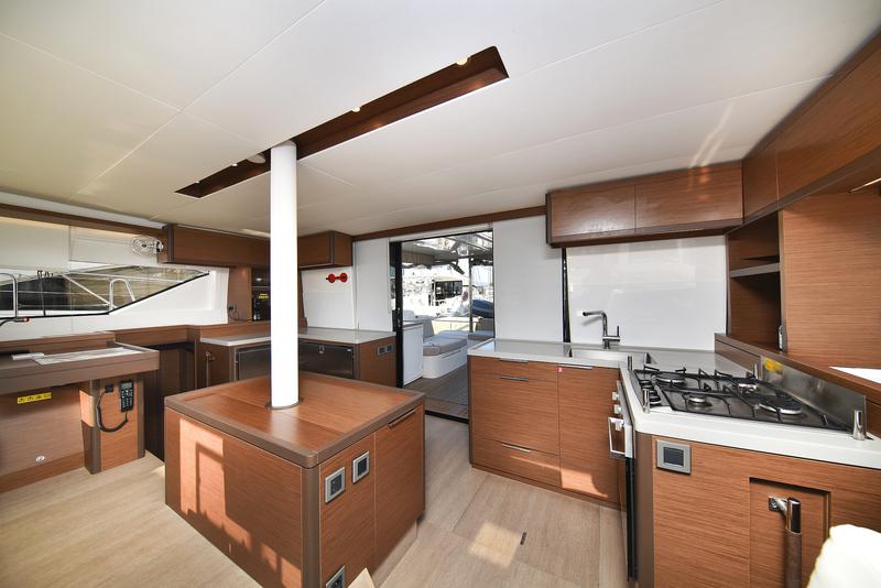 Book yachts online - catamaran - Lagoon 50 - LUX - rent