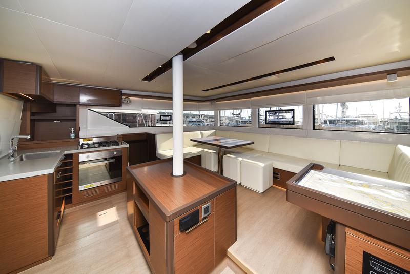 Book yachts online - catamaran - Lagoon 50 - LUX - rent