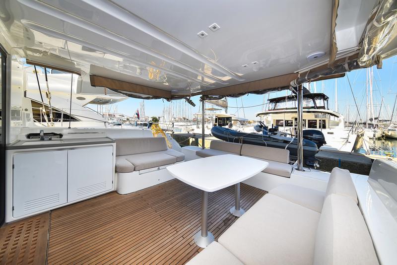 Book yachts online - catamaran - Lagoon 50 - LUX - rent
