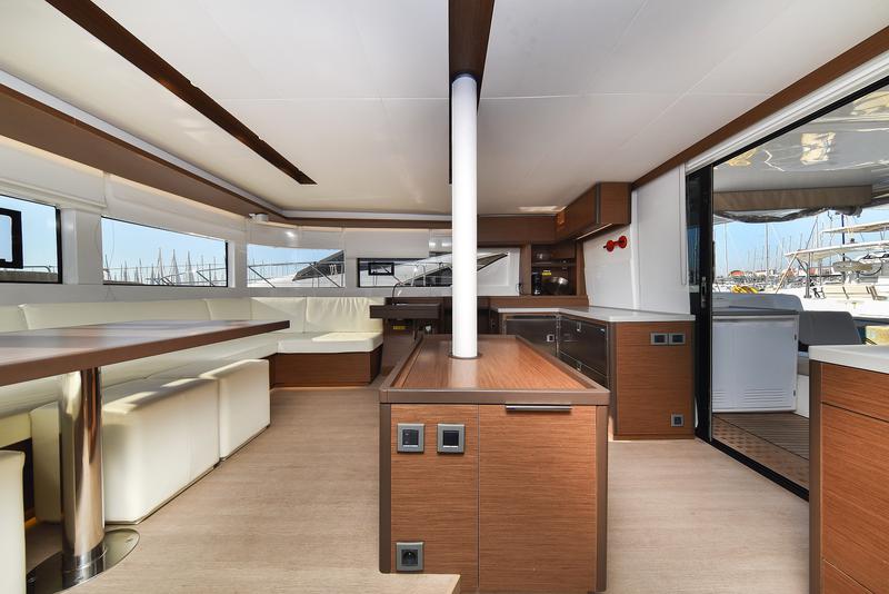 Book yachts online - catamaran - Lagoon 50 - LUX - rent