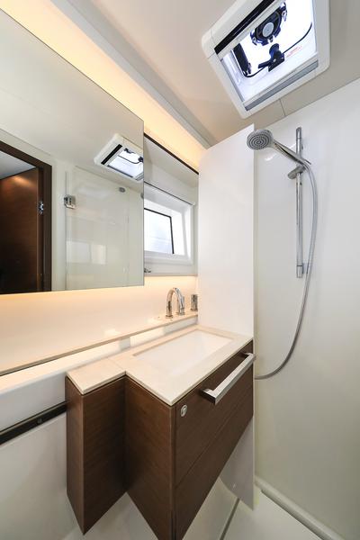 Book yachts online - catamaran - Lagoon 50 - LUX - rent
