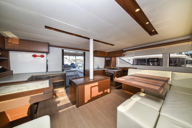 Book yachts online - catamaran - Lagoon 50 - LUX - rent